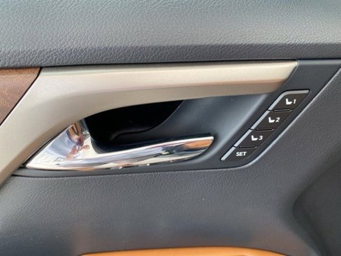 Used 2022 Lexus RX 350L FWD w/ Premium Package image 11