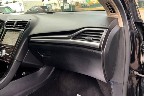 Used 2019 Ford Fusion Titanium image 16