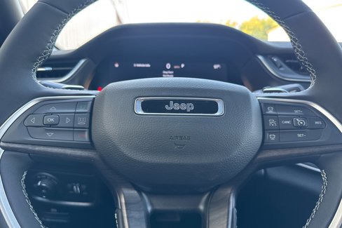 New 2025 Jeep Grand Cherokee L Altitude image 23