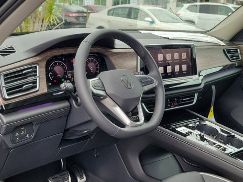 New 2026 Volkswagen Atlas SEL Premium R-Line image 25