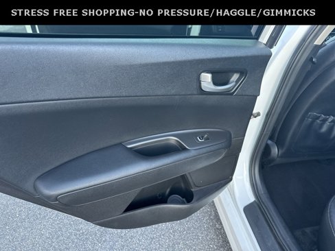 Used 2018 Kia Optima S image 14