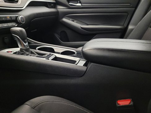 Used 2024 Nissan Altima 2.5 SV image 26