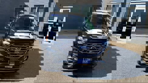 Certified 2022 Ford Edge Titanium w/ Equipment Group 301A image 4