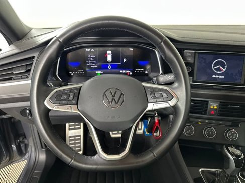 Used 2023 Volkswagen Jetta Sport image 14