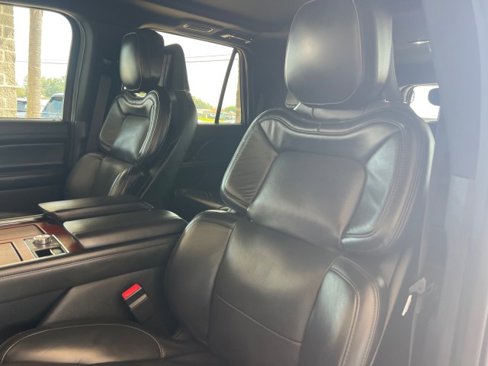 Used 2022 Lincoln Navigator L Reserve image 19