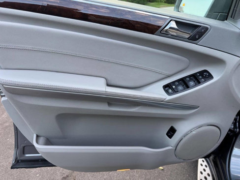 Used 2012 Mercedes-Benz GL 450 4MATIC image 17