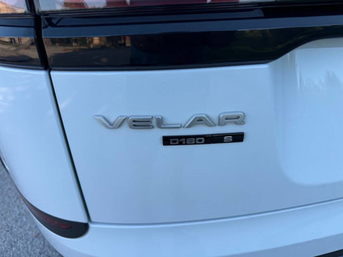 Used 2019 Land Rover Range Rover Velar S image 11