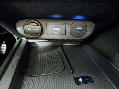 Certified 2025 Hyundai Elantra Sport image 32