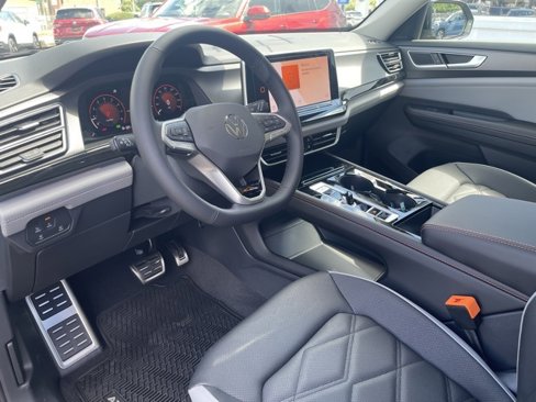 New 2025 Volkswagen Atlas Peak Edition SE image 13