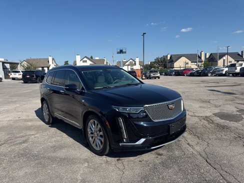 Certified 2021 Cadillac XT6 Premium Luxury image 3
