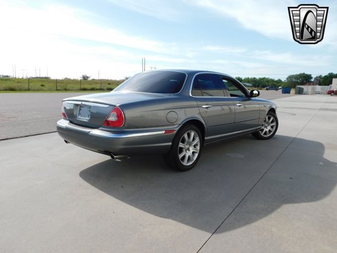 Used 2004 Jaguar XJ8 image 8