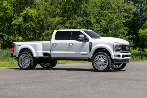 Used 2025 Ford F450 Platinum w/ Platinum Plus Package image 5