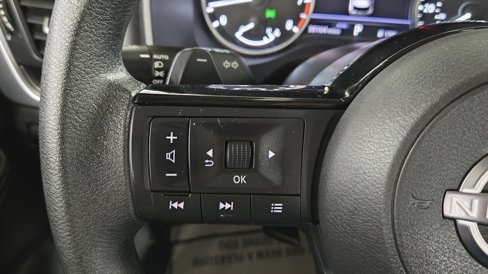 Used 2023 Nissan Rogue SV image 11