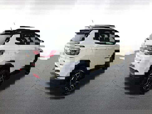 Used 2025 Jeep Compass Trailhawk image 7