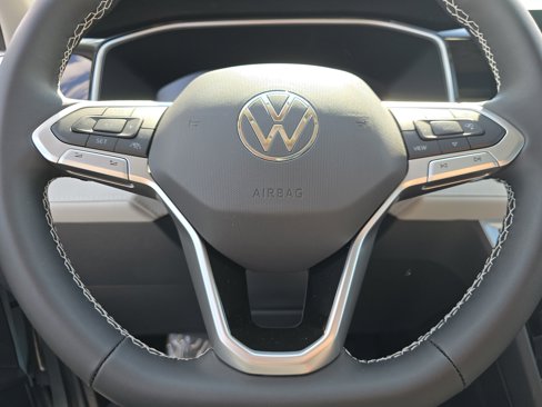New 2025 Volkswagen Taos SE image 19