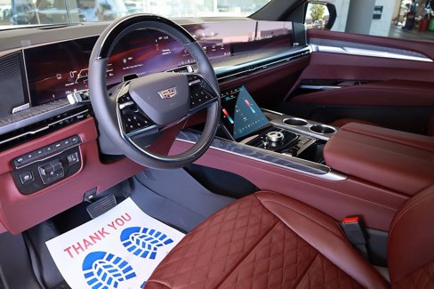 Used 2025 Cadillac Escalade Sport w/ Touring Package image 12