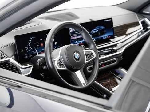 Used 2025 BMW X6 xDrive40i w/ Climate Comfort Package image 9