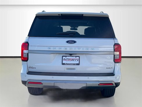 Used 2024 Ford Expedition Max XLT image 6