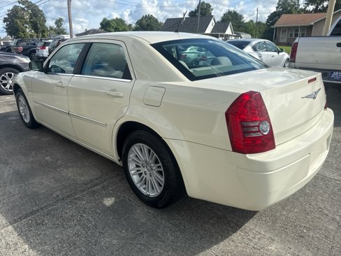 Used 2008 Chrysler 300 LX image 3