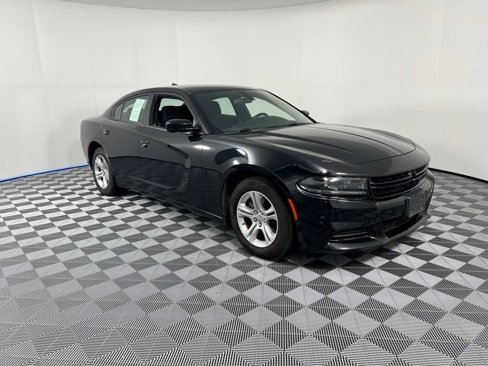 Used 2023 Dodge Charger SXT image 2