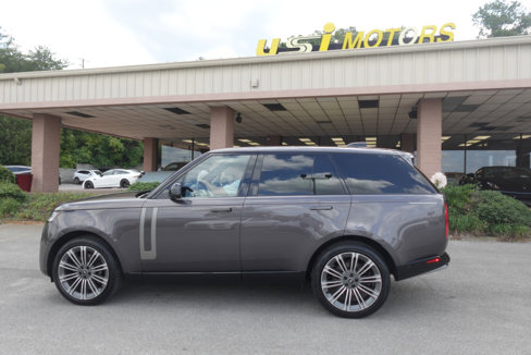 Used 2023 Land Rover Range Rover SE image 4