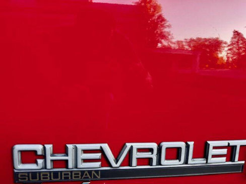 Used 1999 Chevrolet Suburban 4WD w/ Preferred Equipment Group 2 image 11