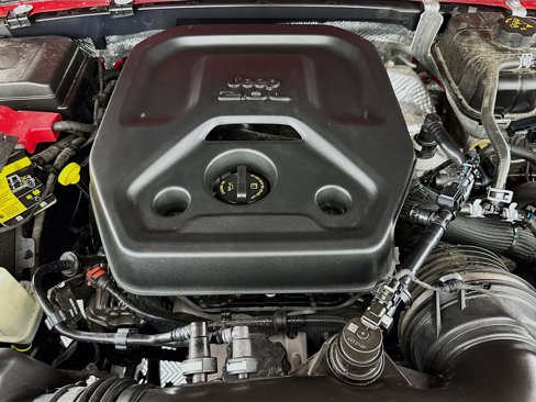 Used 2025 Jeep Wrangler Sahara image 38
