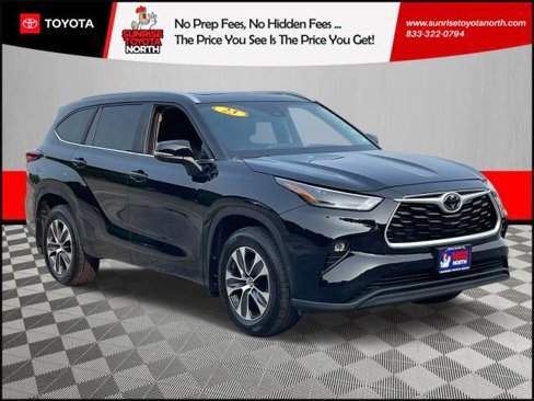 Certified 2023 Toyota Highlander XLE image 1