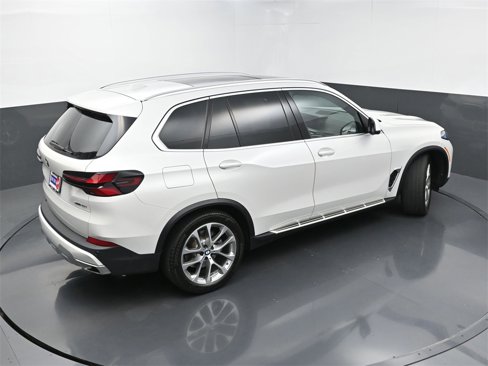 Used 2024 BMW X5 xDrive40i w/ Premium Package image 37