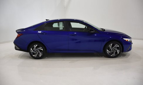 New 2025 Hyundai Elantra Sport w/ Cargo Package image 3