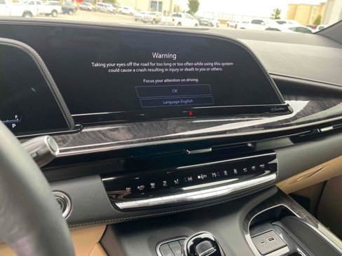 Used 2023 Cadillac Escalade Premium Luxury image 28