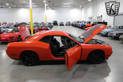 Used 2009 Dodge Challenger SRT8 image 9