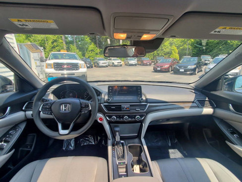 Used 2018 Honda Accord EX image 12
