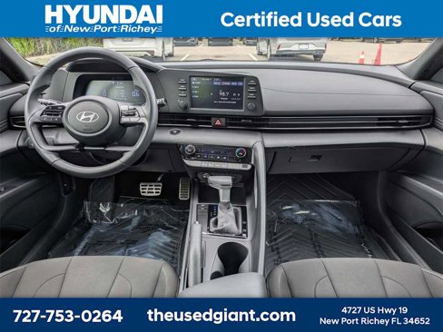 Certified 2025 Hyundai Elantra Sport image 15