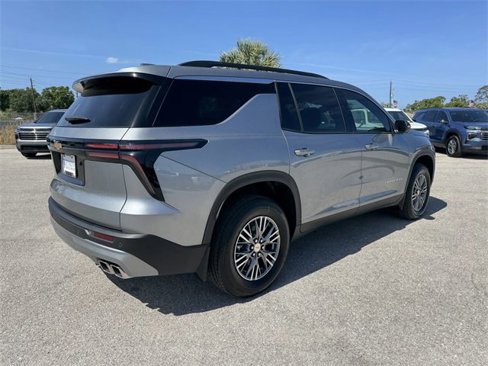 New 2025 Chevrolet Traverse LT w/ Driver Confidence Package image 4