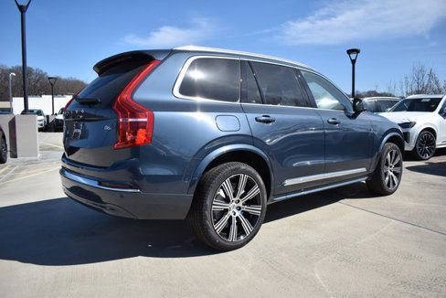 Used 2025 Volvo XC90 B6 Ultra w/ Protection Package Premier image 8