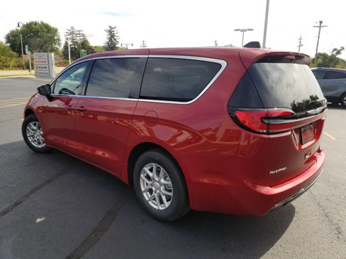 New 2026 Chrysler Pacifica Select image 5