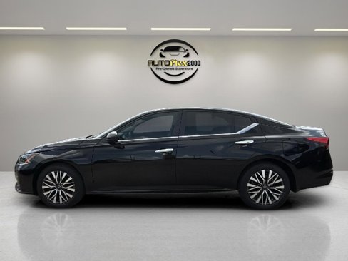 Used 2025 Nissan Altima 2.5 SV image 5
