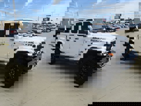 New 2025 Jeep Gladiator Sport image 11