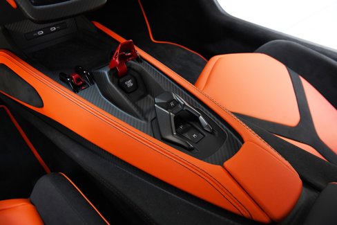 Used 2025 Lamborghini Revuelto image 18