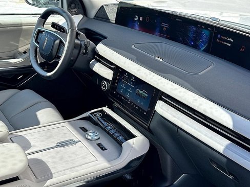 New 2025 Lincoln Navigator Reserve image 14