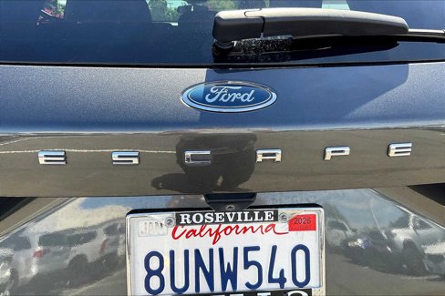 Used 2020 Ford Escape SE image 11