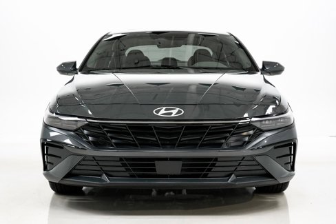Used 2025 Hyundai Elantra SEL image 4