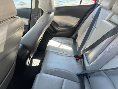 Used 2016 MAZDA MAZDA3 i Touring w/ Popular Equipment Package image 8