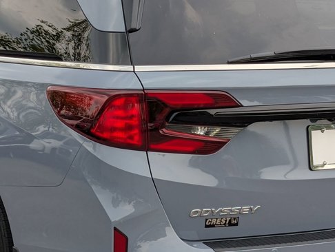 New 2026 Honda Odyssey Touring image 13
