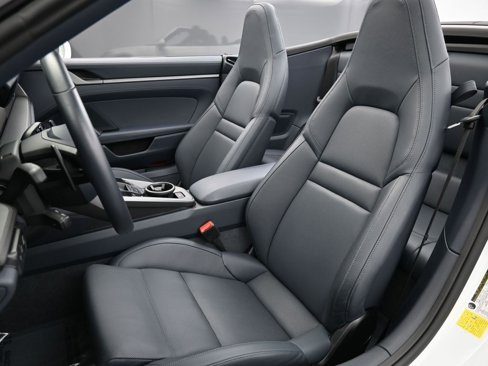 Certified 2025 Porsche 911 Carrera image 5