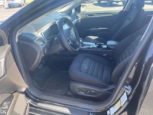 Used 2016 Ford Fusion SE image 11