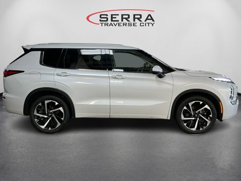 Used 2024 Mitsubishi Outlander SEL image 4