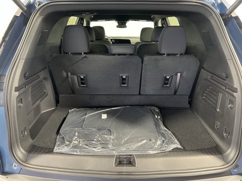 New 2025 Chevrolet Traverse LT w/ LPO, Floor Liner Package image 11