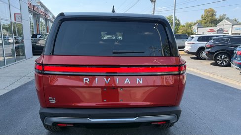 Used 2025 Rivian R1S Adventure image 7